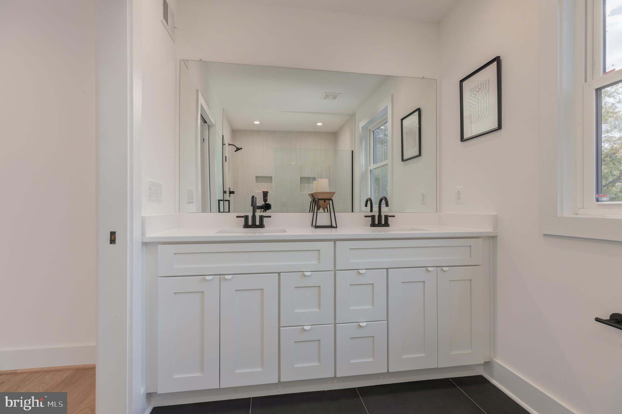 2710 South Arlington Ridge Road Arlington, VA 22206 - Photo 22 of 55