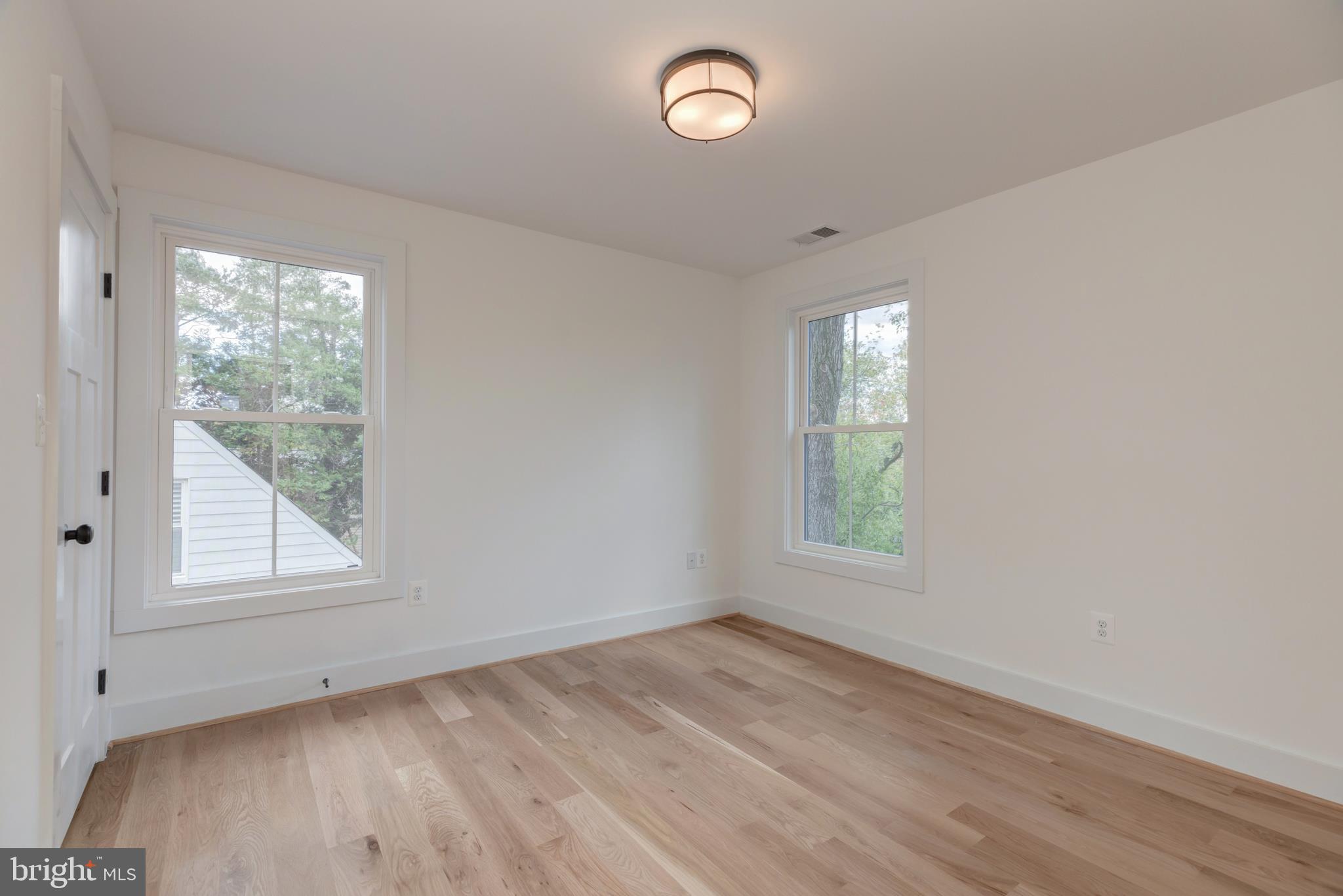 2710 South Arlington Ridge Road Arlington, VA 22206 - Photo 27 of 55