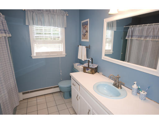 80 Dalton Road Holliston, MA 01746 - Photo 13 of 16 Gallery Image 13