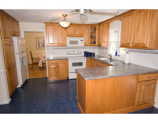 80 Dalton Road Holliston, MA 01746 - Photo 4 of 16 Gallery Image 4