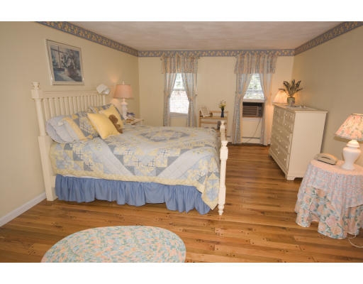 80 Dalton Road Holliston, MA 01746 - Photo 9 of 16 Gallery Image 9