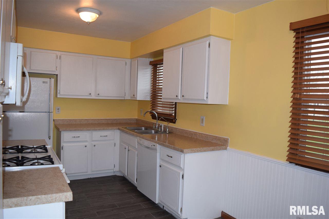 1105 Hacker Street Buffalo, IA 52728 - Photo 11 of 15 Gallery Image 11