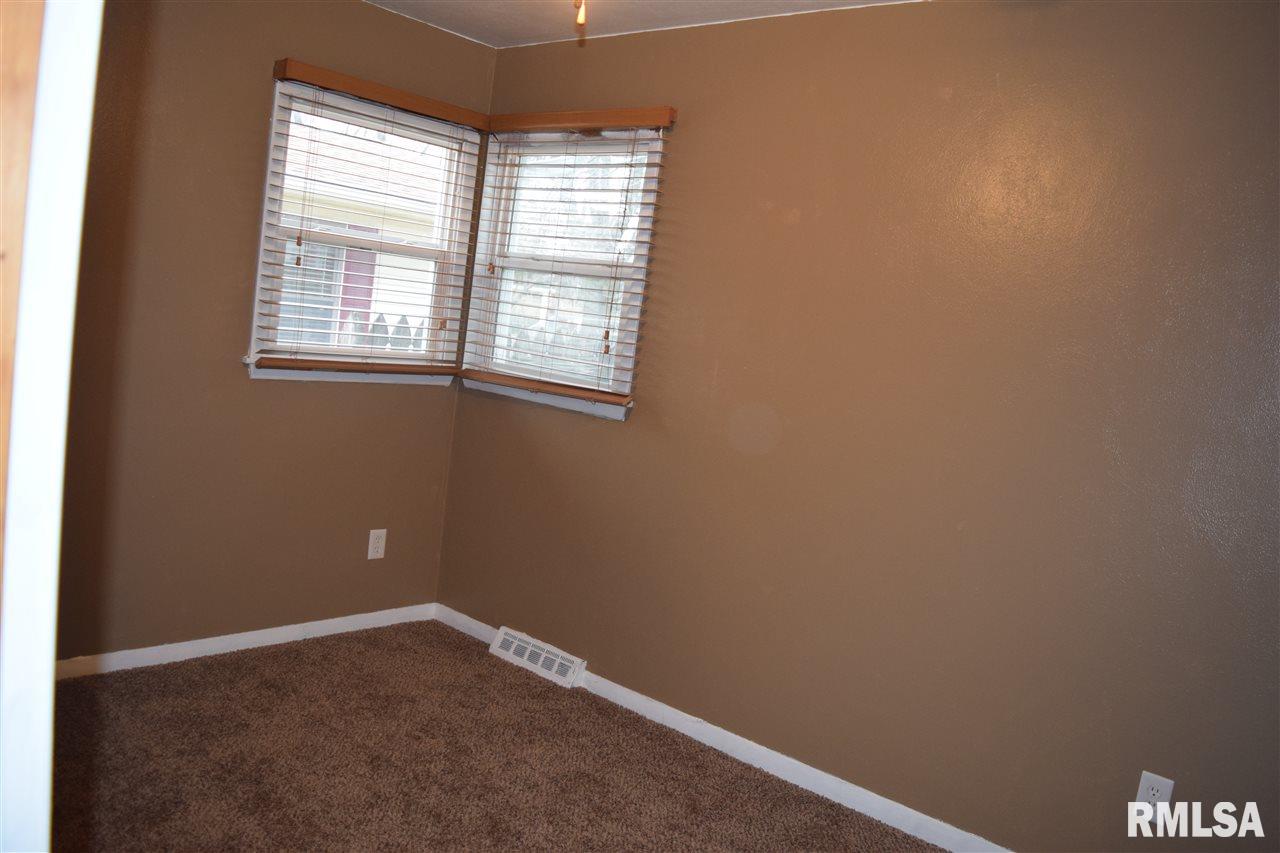 1105 Hacker Street Buffalo, IA 52728 - Photo 9 of 15 Gallery Image 9