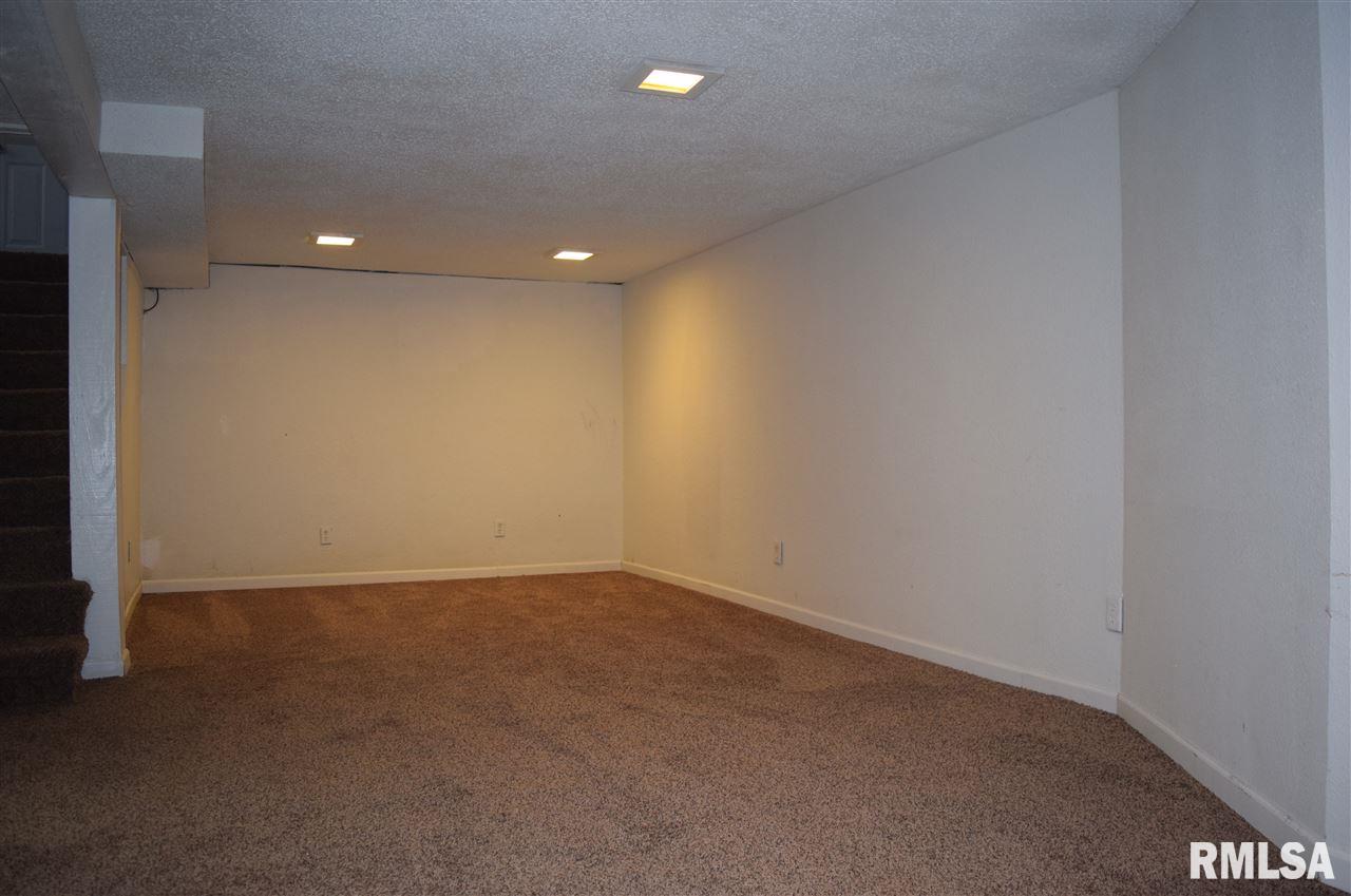 1105 Hacker Street Buffalo, IA 52728 - Photo 10 of 15 Gallery Image 10