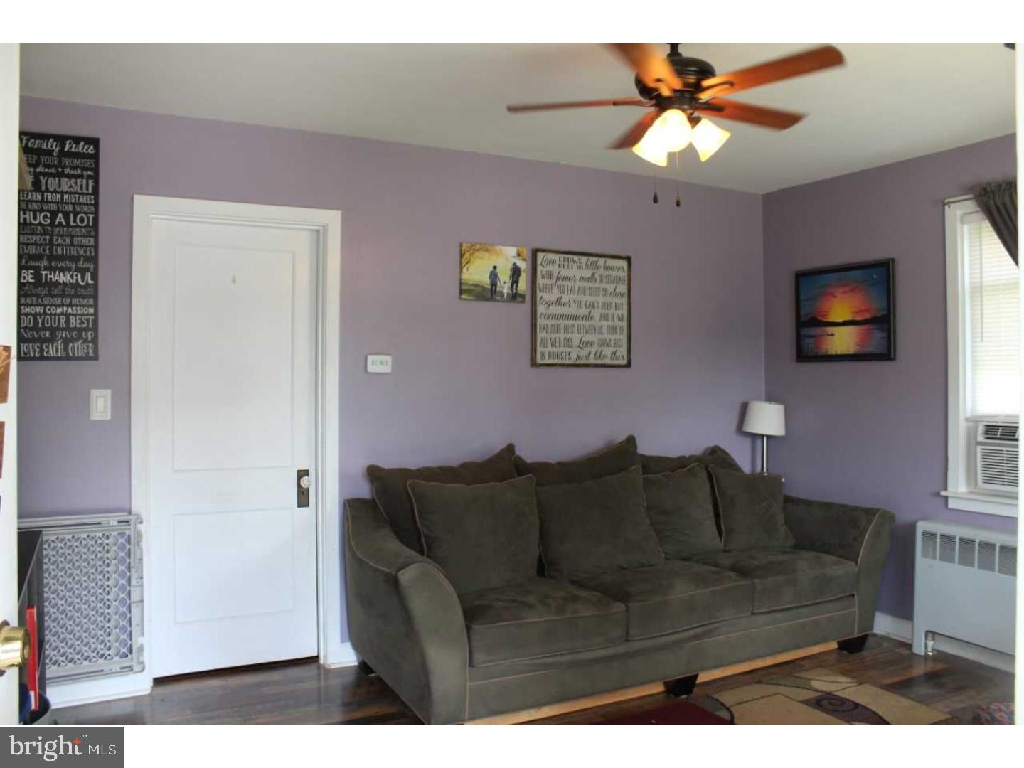 1337 Brooke Boulevard Reading, PA 19607 - Photo 2 of 18 Living Room