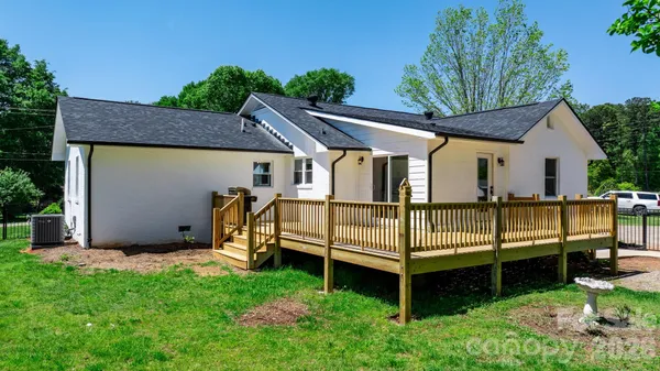$415,000 | 1252 Houston Mill Road, Conover, NC 28613