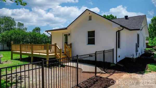 $415,000 | 1252 Houston Mill Road, Conover, NC 28613
