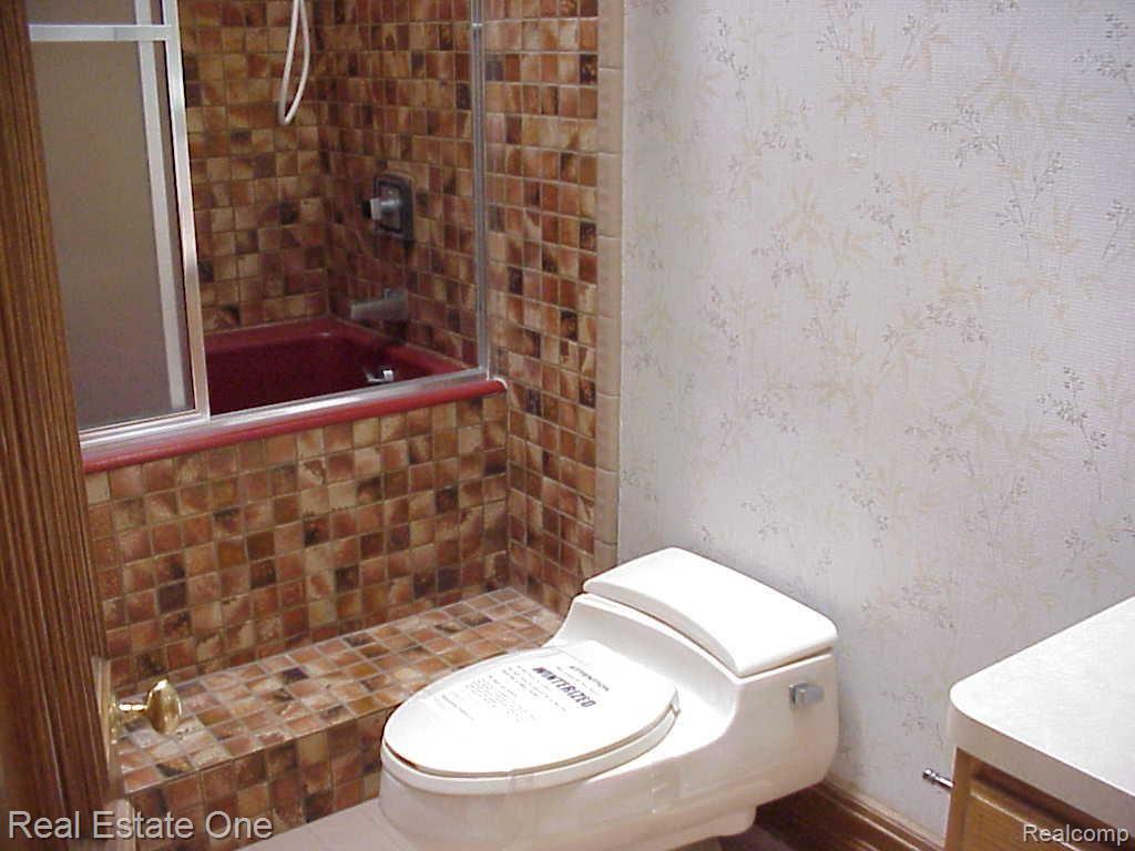 1453 North Livernois Road Rochester, MI 48306 - Photo 16 of 17 bath4
