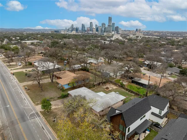 $579,999 | 1710 Woodland Avenue, Austin, TX 78741