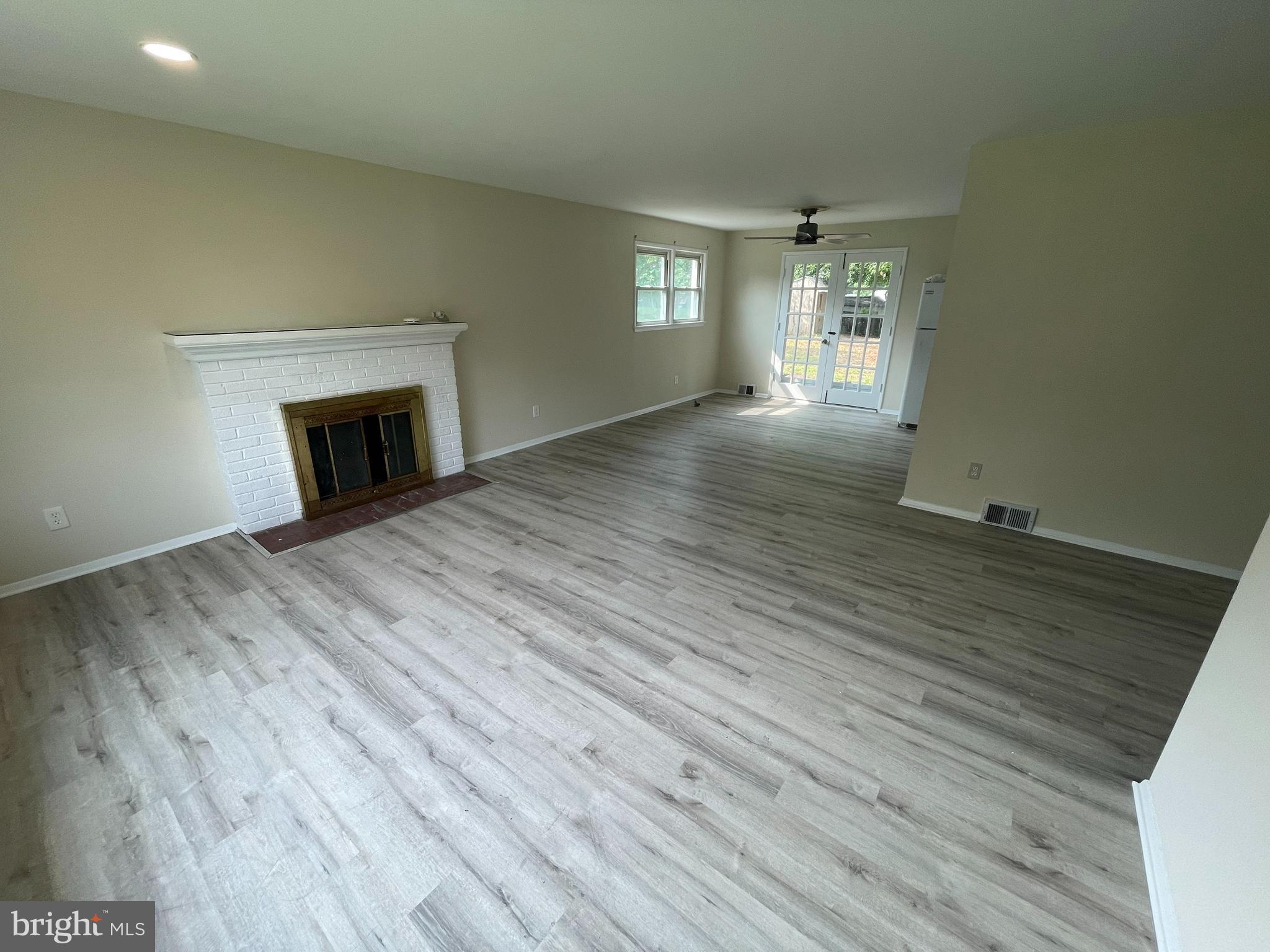 7410 Dickenson Street Springfield, VA 22150 - Photo 3 of 10