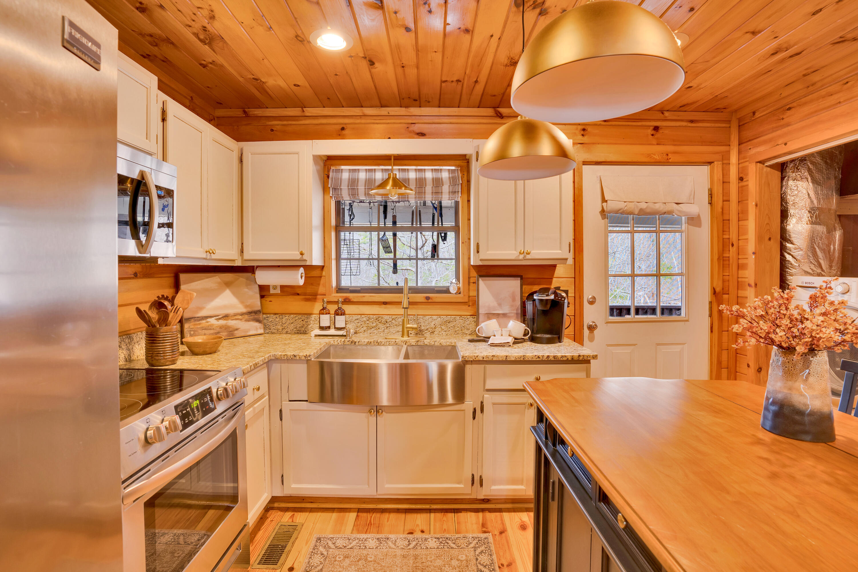 562 Lakeview Drive Rising Fawn, GA 30738 - Photo 15 of 54 562 Lakeview Dr-High-Res-Photos-29