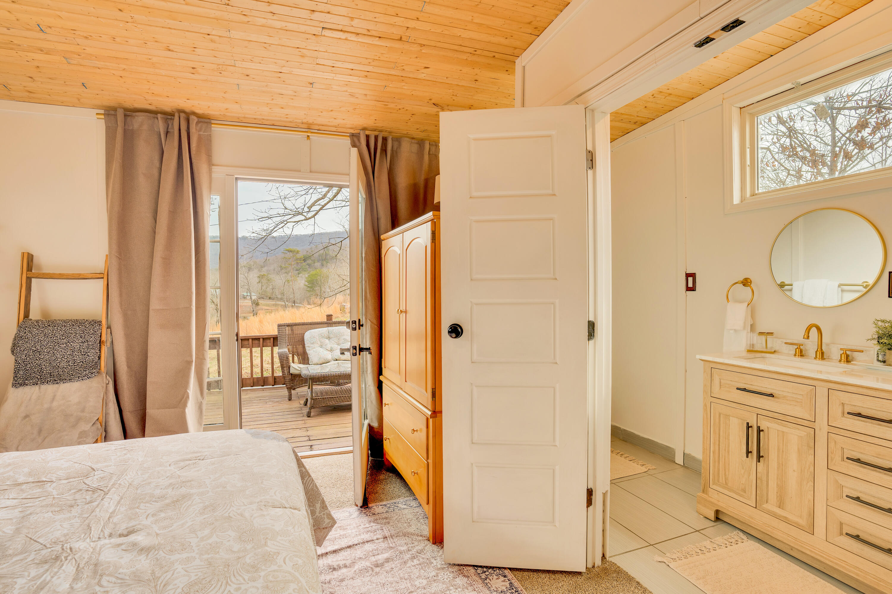 562 Lakeview Drive Rising Fawn, GA 30738 - Photo 22 of 54 562 Lakeview Dr-High-Res-Photos-46