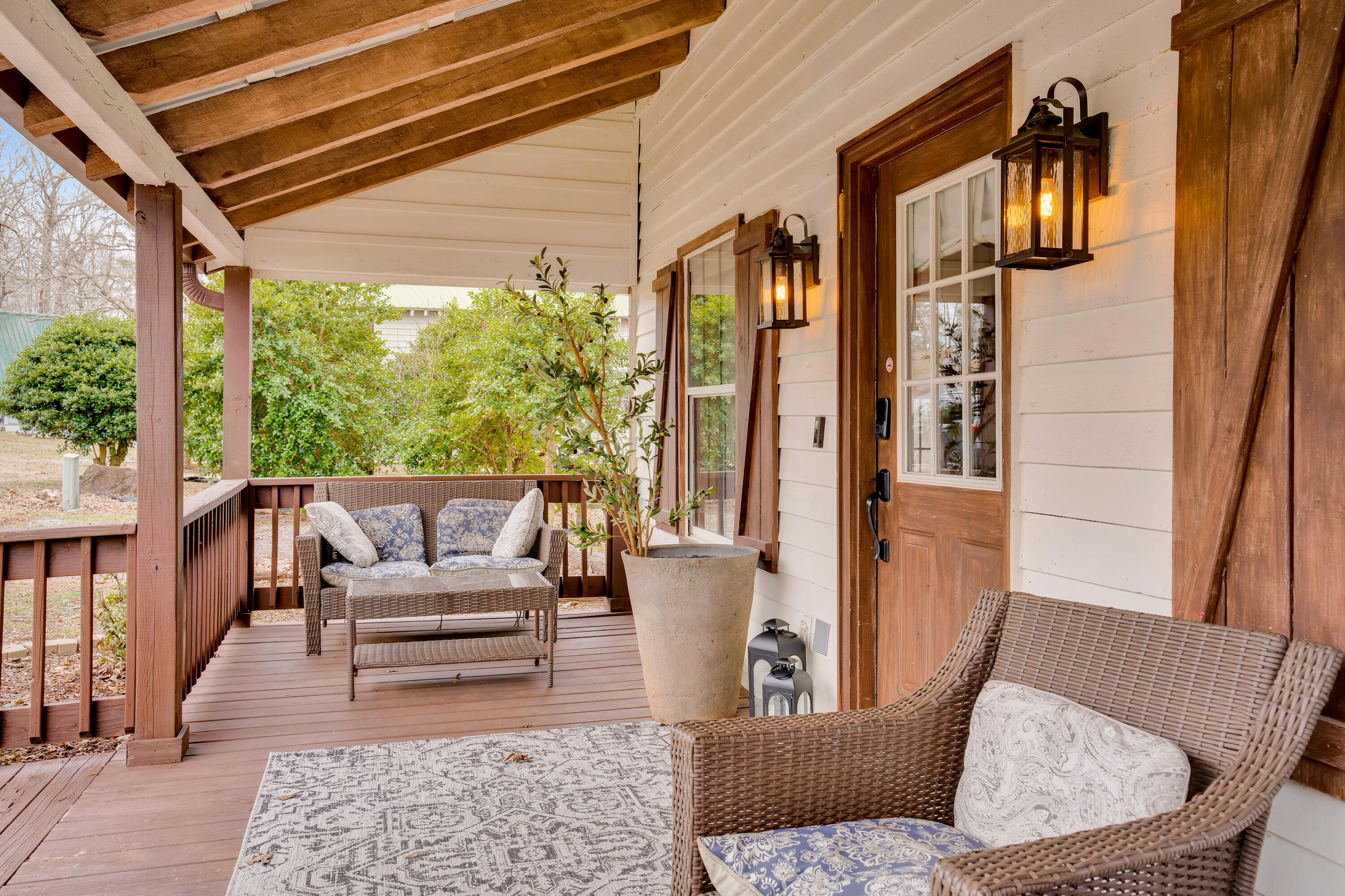 562 Lakeview Drive Rising Fawn, GA 30738 - Photo 6 of 54 562 Lakeview Dr-High-Res-Photos-21