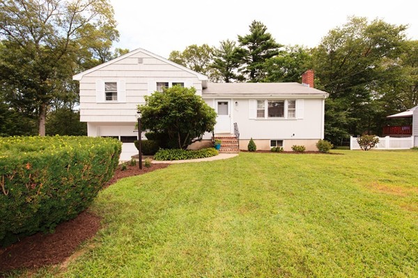 117 Dean Road Stoughton, MA 02072 - Photo 1 of 17
