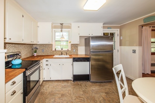 117 Dean Road Stoughton, MA 02072 - Photo 5 of 17