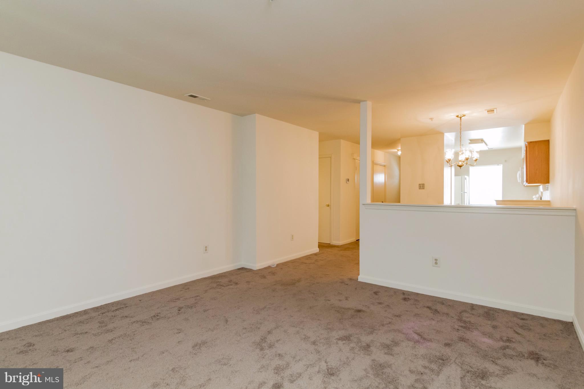 9272 Cherry Lane, Unit 72 Laurel, MD 20708 - Photo 11 of 30 Living Room