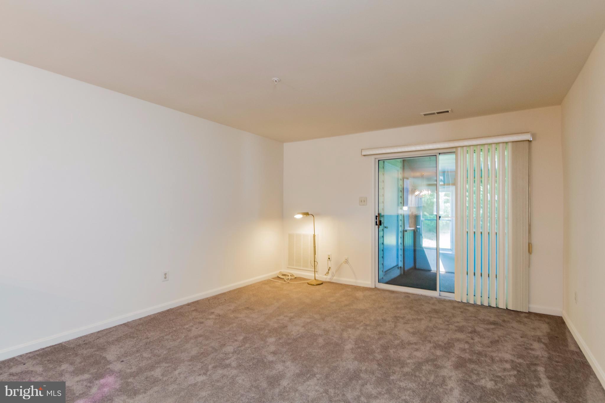 9272 Cherry Lane, Unit 72 Laurel, MD 20708 - Photo 12 of 30 Living Room
