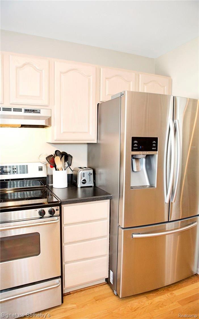 651 Ruffner Avenue Birmingham, MI 48009 - Photo 8 of 35 Kitchen 7686.jpg