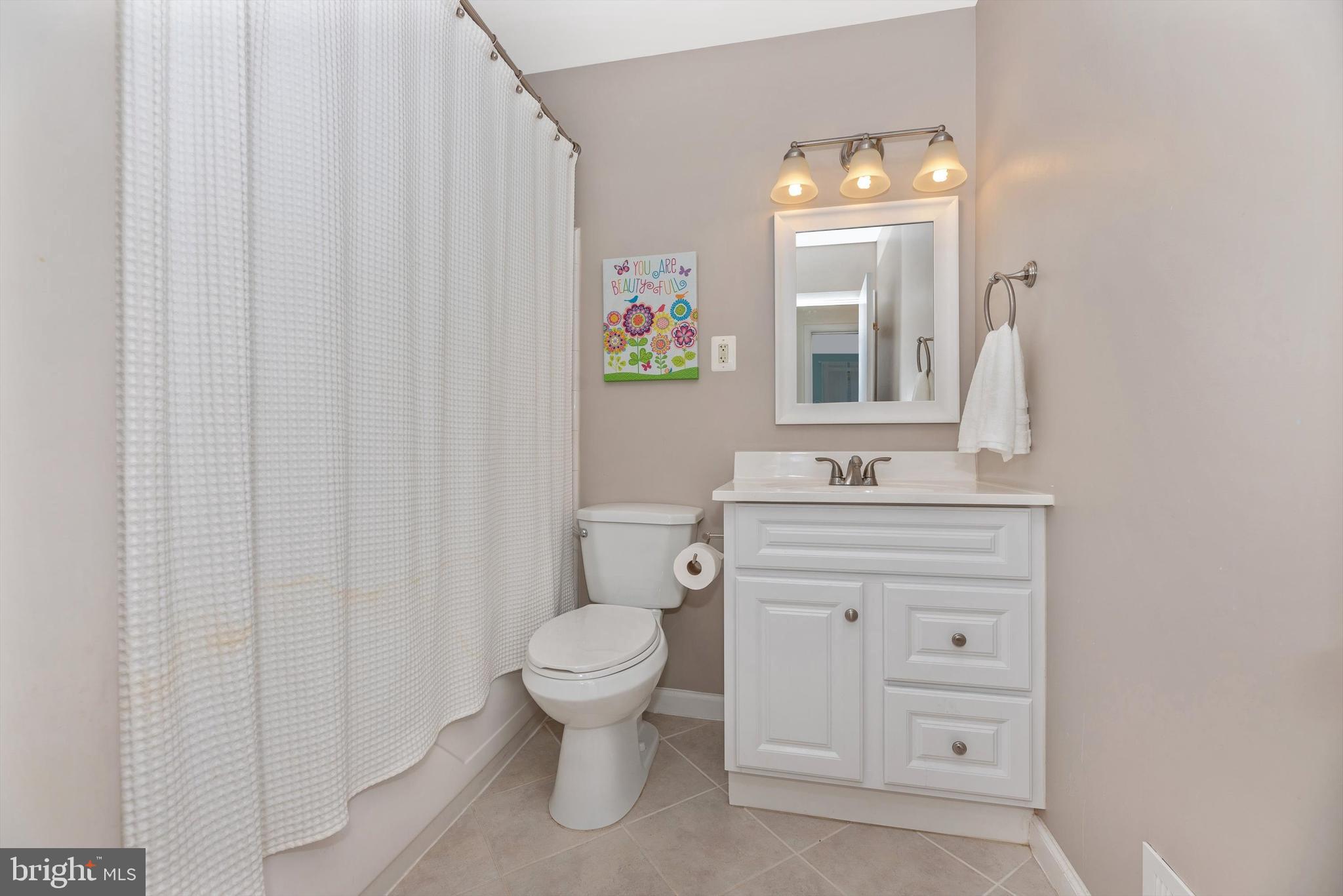 17401 Hughes Road Poolesville, MD 20837 - Photo 38 of 74 Full Hall UPDATED Bath