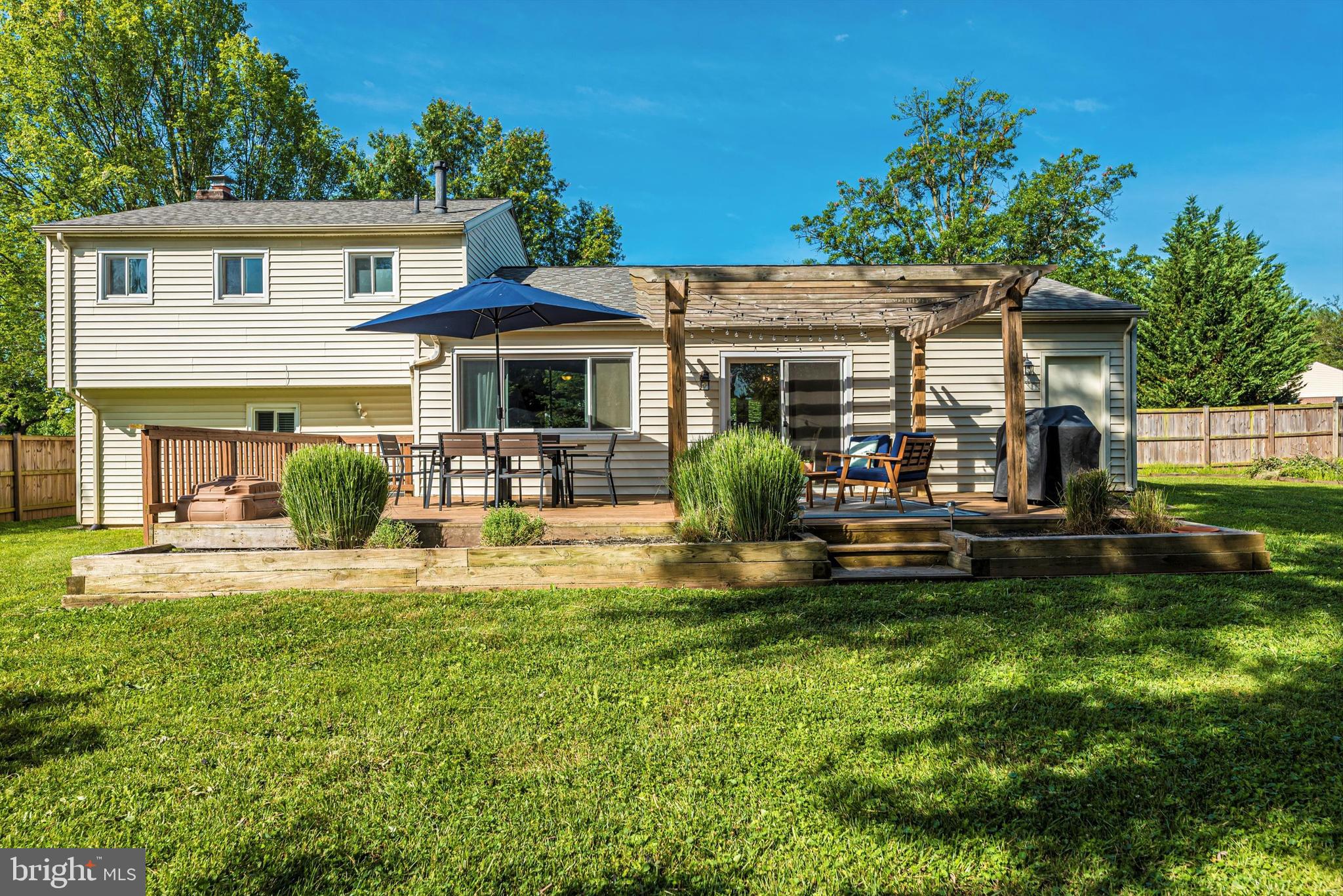 17401 Hughes Road Poolesville, MD 20837 - Photo 40 of 74 LOOK at the expanded decking!