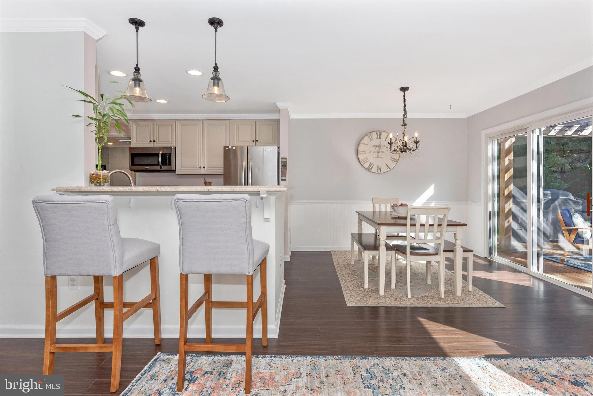 17401 Hughes Road Poolesville, MD 20837 - Photo 7 of 74 A Breakfast Bar too!