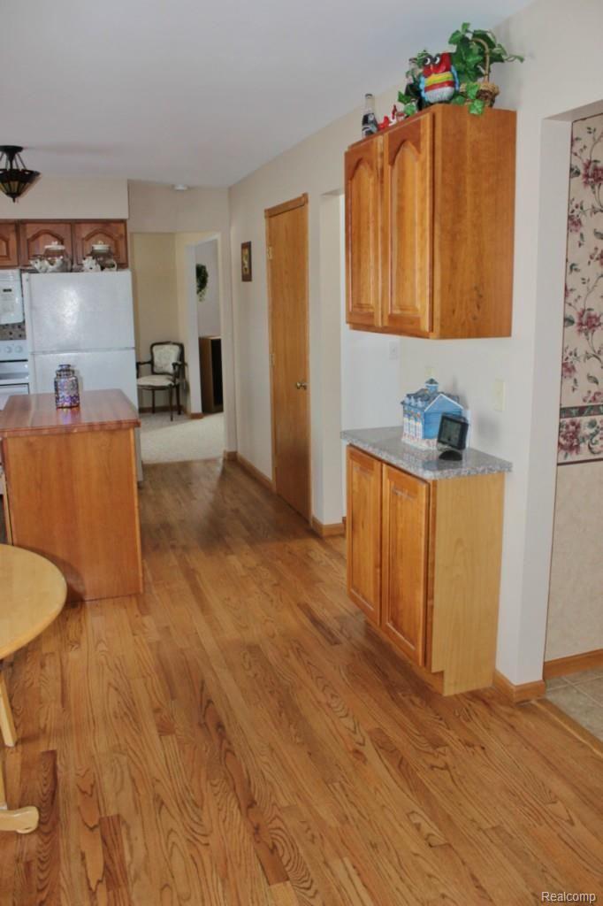 12320 Masters Road Memphis, MI 48041 - Photo 10 of 51 056 (853x1280).jpg