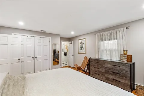 $899,000 | 7 Meadowbrook Drive, Barrington, RI 02806