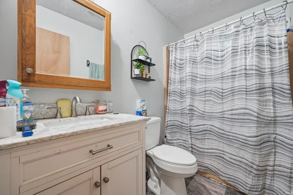 $249,900 | 19108 North Little John Lane, Muncie, IN 47303