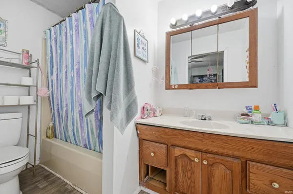 $249,900 | 19108 North Little John Lane, Muncie, IN 47303