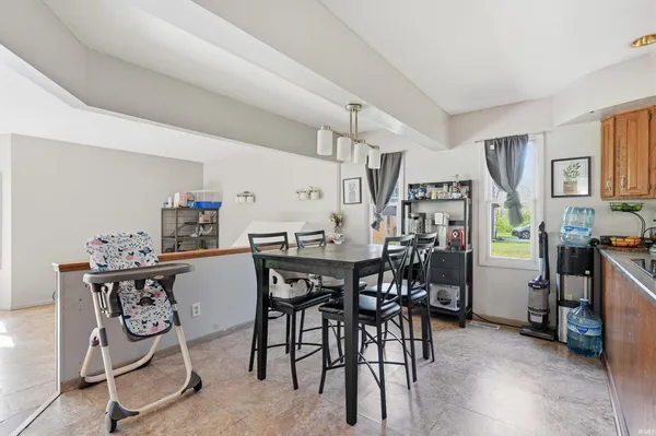 $249,900 | 19108 North Little John Lane, Muncie, IN 47303