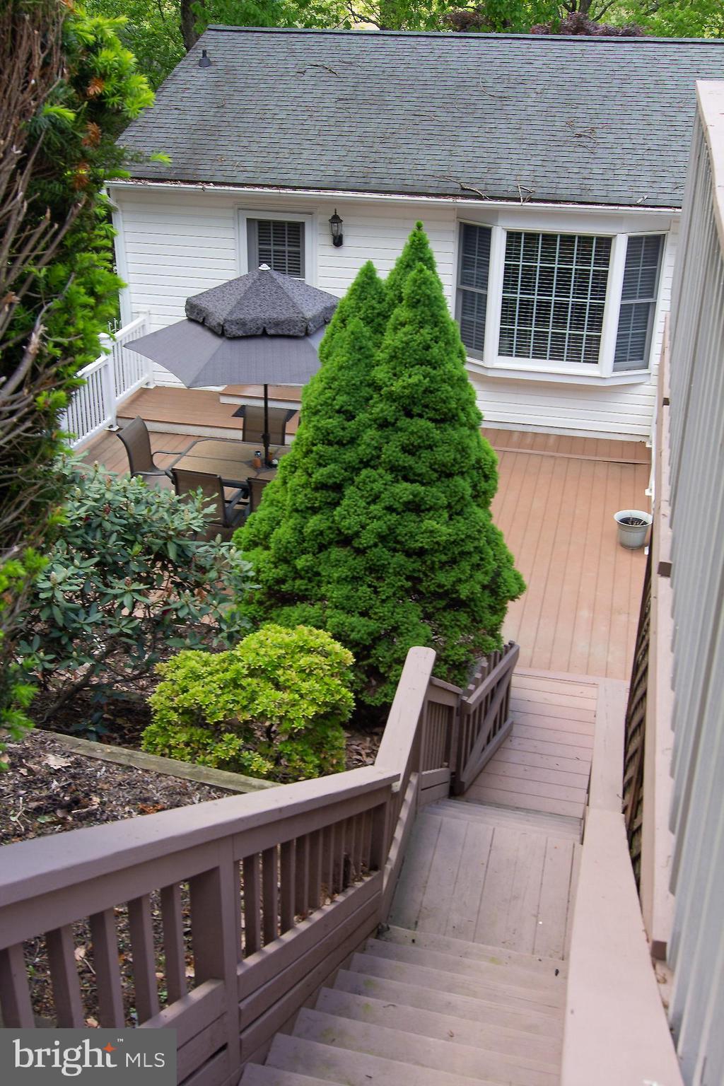 727 Meadow Branch Road Westminster, MD 21158 - Photo 30 of 41 Stairs to Pool