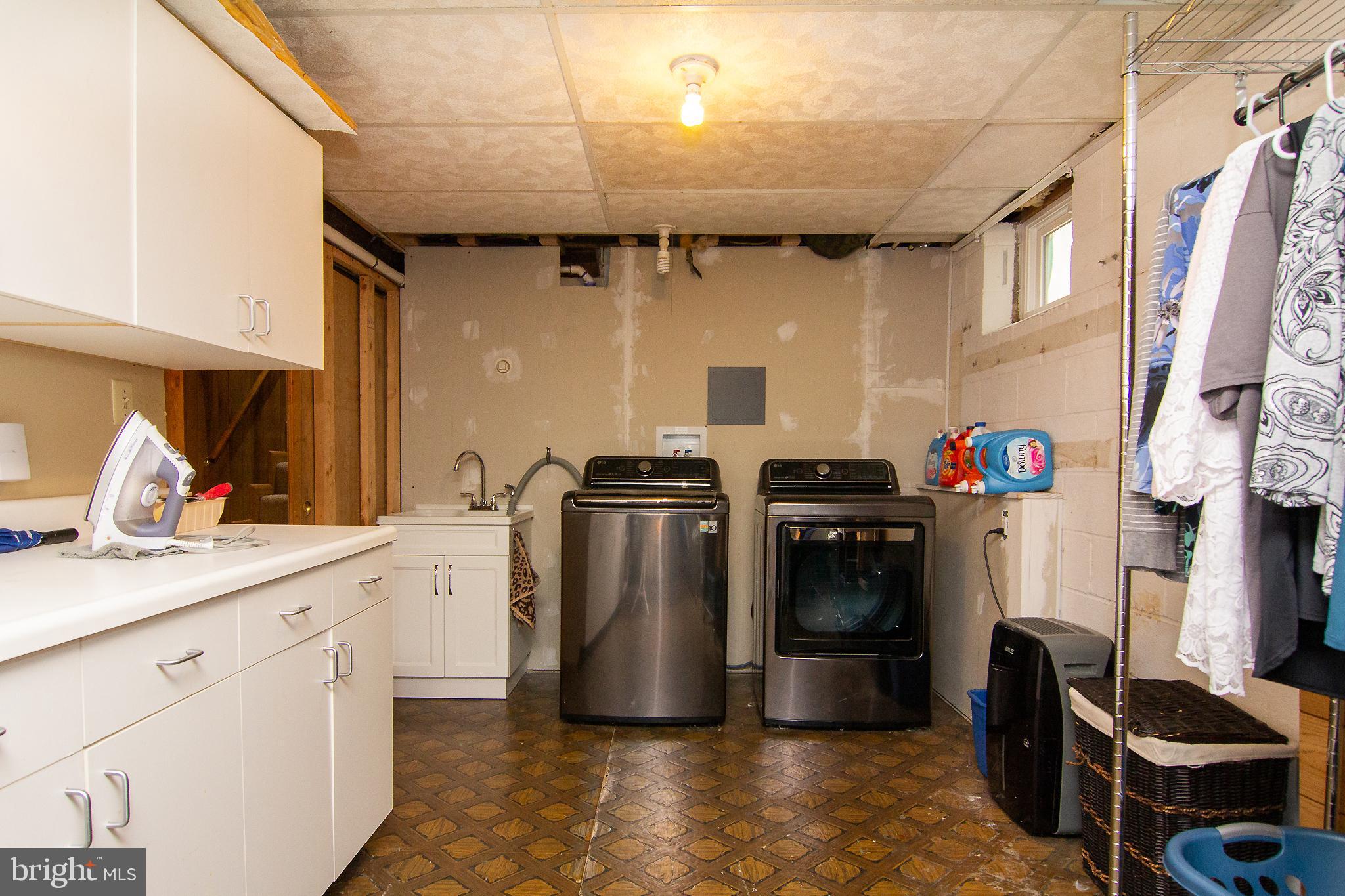 727 Meadow Branch Road Westminster, MD 21158 - Photo 37 of 41 Laundry