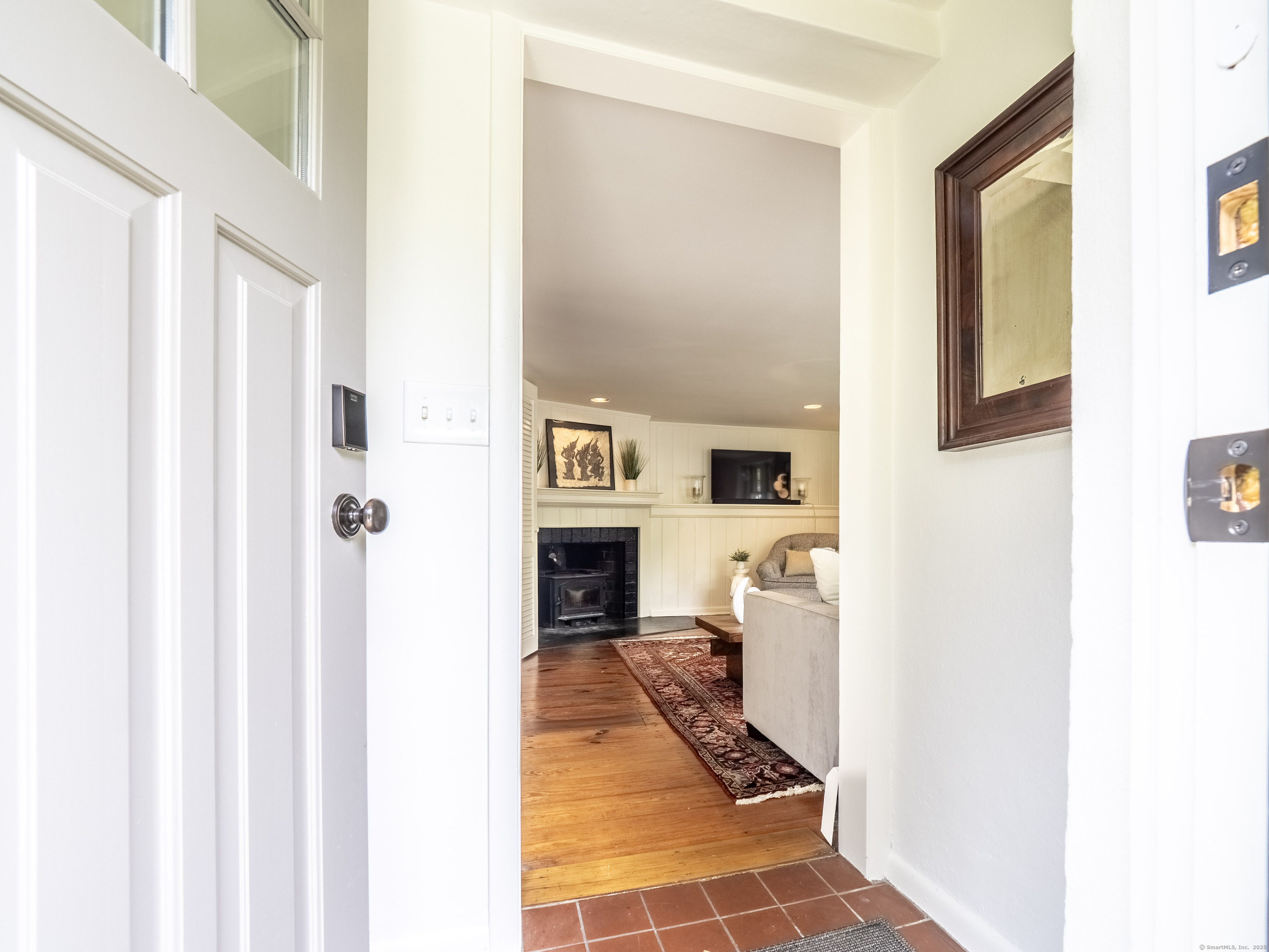 110 Dudley Road Wilton, CT 06897 - Photo 3 of 32