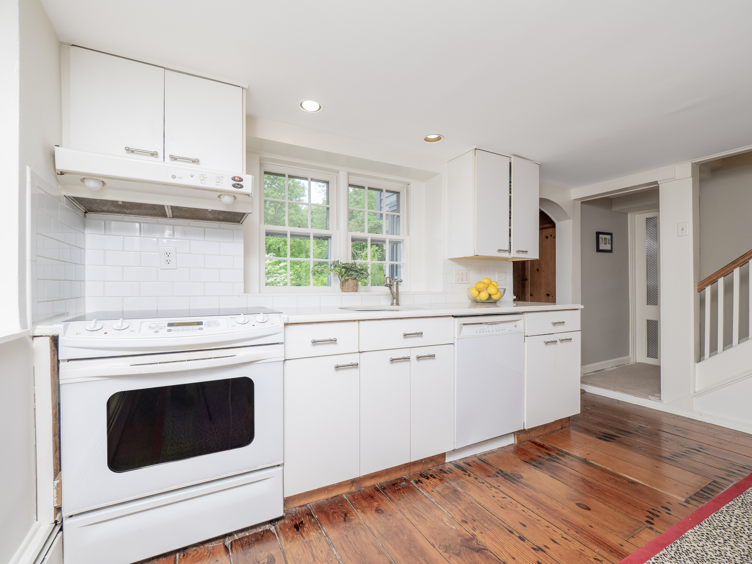 110 Dudley Road Wilton, CT 06897 - Photo 8 of 32