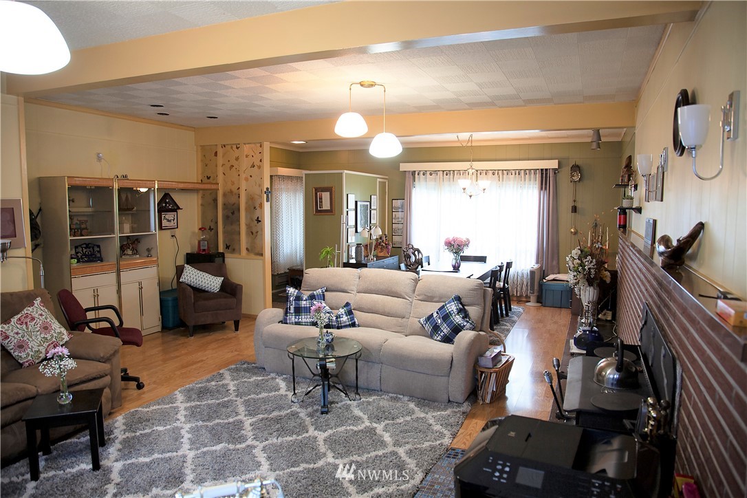 10105 Sales Road South Tacoma, WA 98444 - Photo 3 of 18