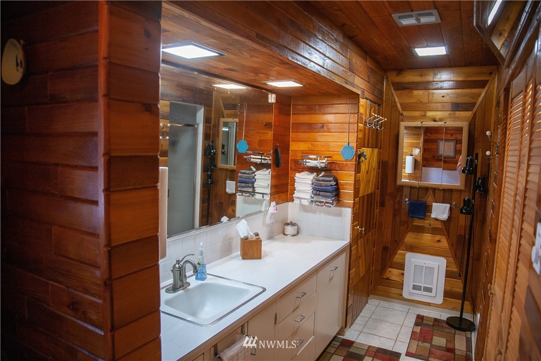 10105 Sales Road South Tacoma, WA 98444 - Photo 10 of 18