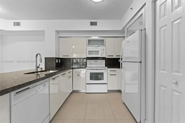 $2,400 | 2440 East Preserve Way, Unit 206, Miramar, FL 33025