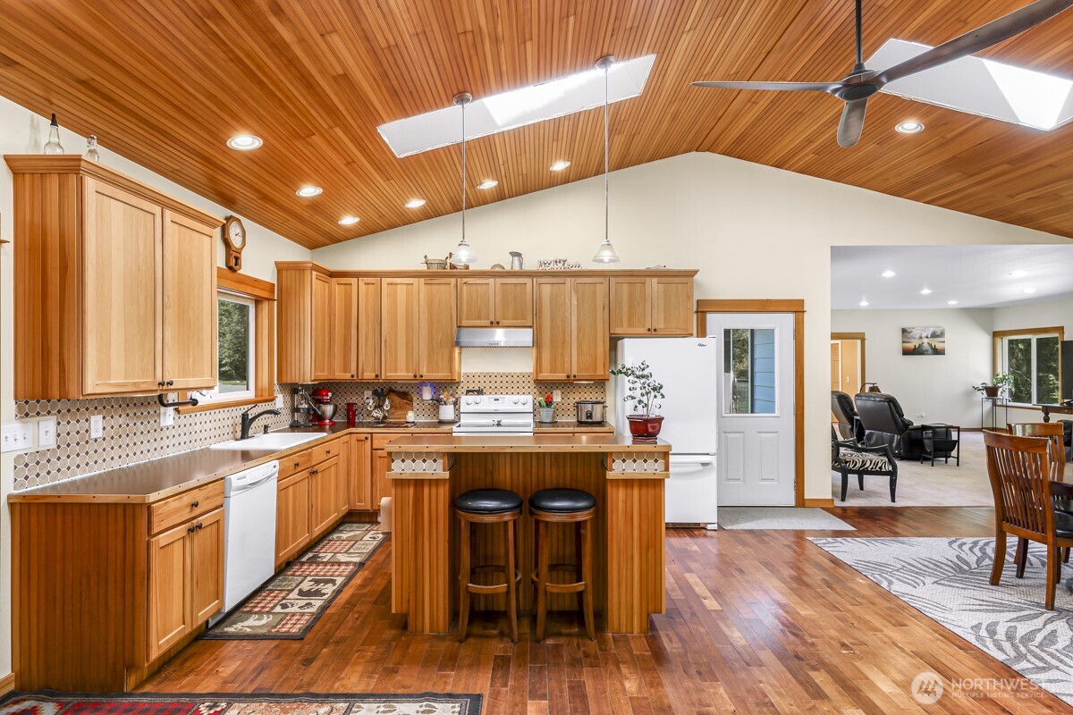 19379 Morton Road Burlington, WA 98233 - Photo 14 of 40 Gallery Image 14