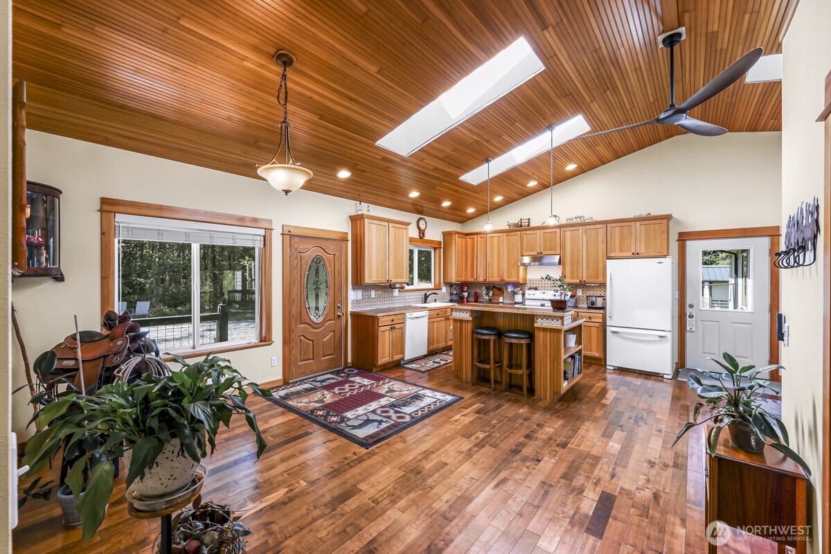 19379 Morton Road Burlington, WA 98233 - Photo 15 of 40 Gallery Image 15