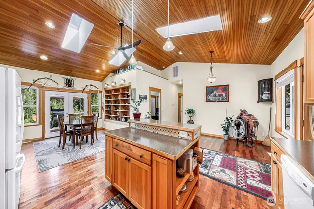 $949,000 | 19379 Morton Road, Burlington, WA 98233