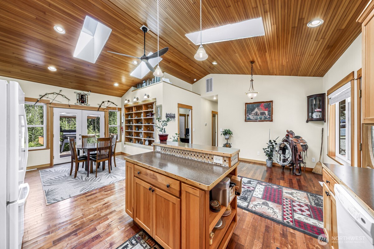 19379 Morton Road Burlington, WA 98233 - Photo 17 of 40 Gallery Image 17