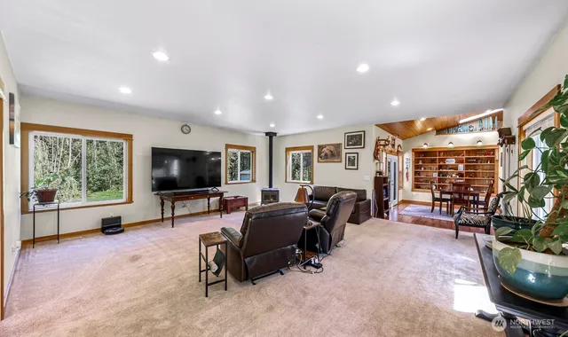 $949,000 | 19379 Morton Road, Burlington, WA 98233