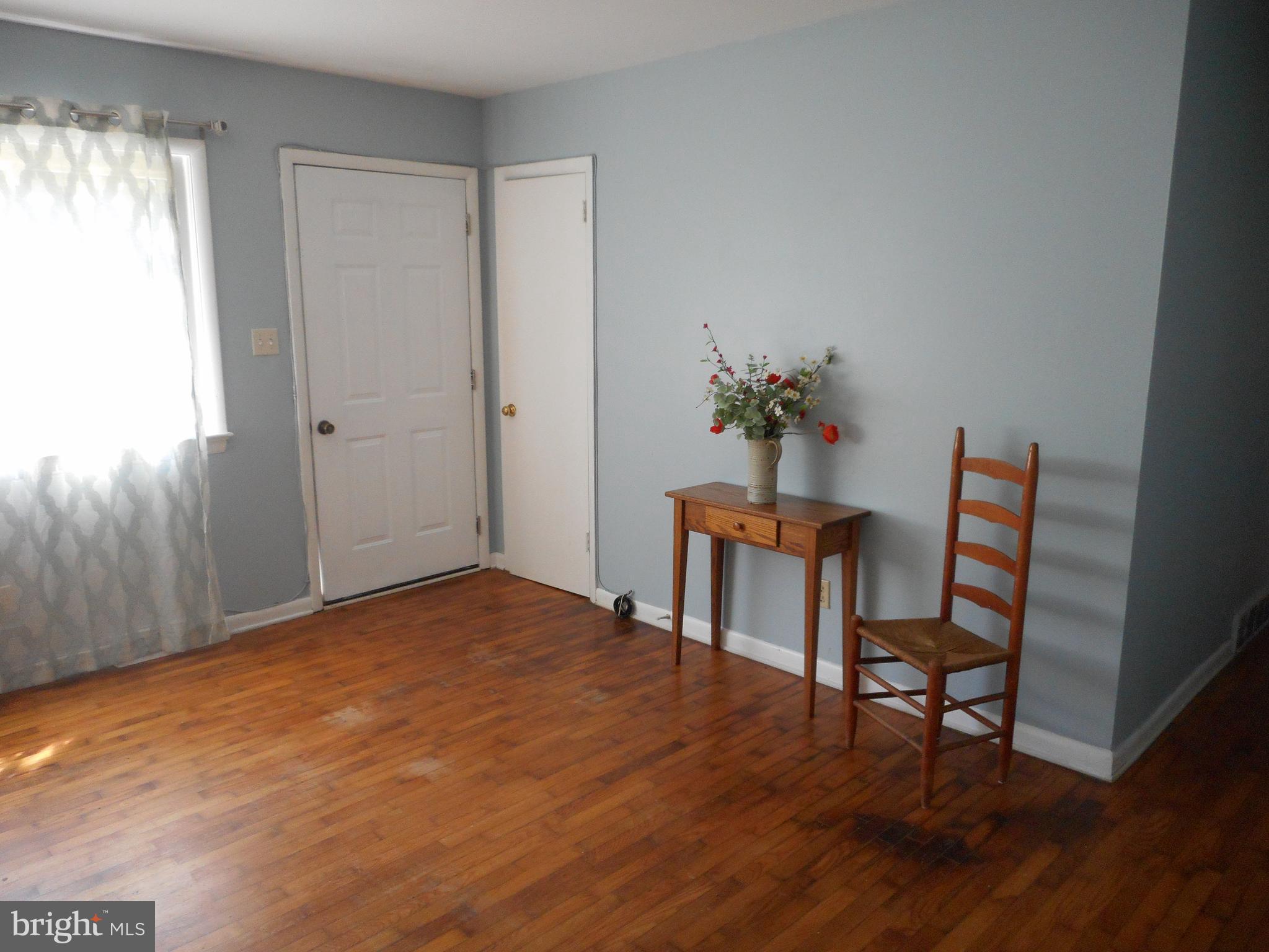 456 Ritter Road White Post, VA 22663 - Photo 7 of 17 Living room w/hardwood flooring
