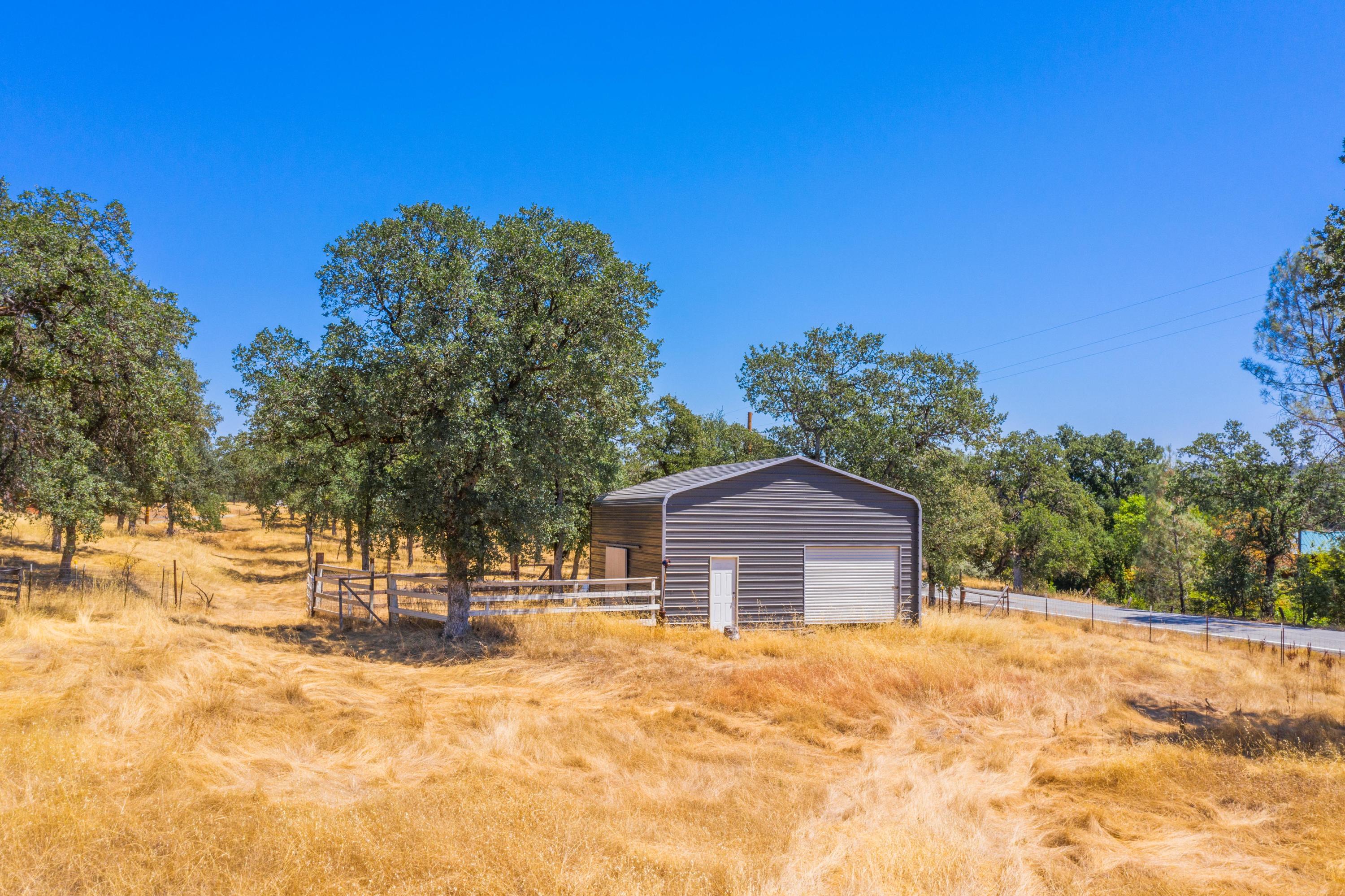 10810 Oak Run Road Oak Run, CA 96069 - Photo 17 of 31 10810-13
