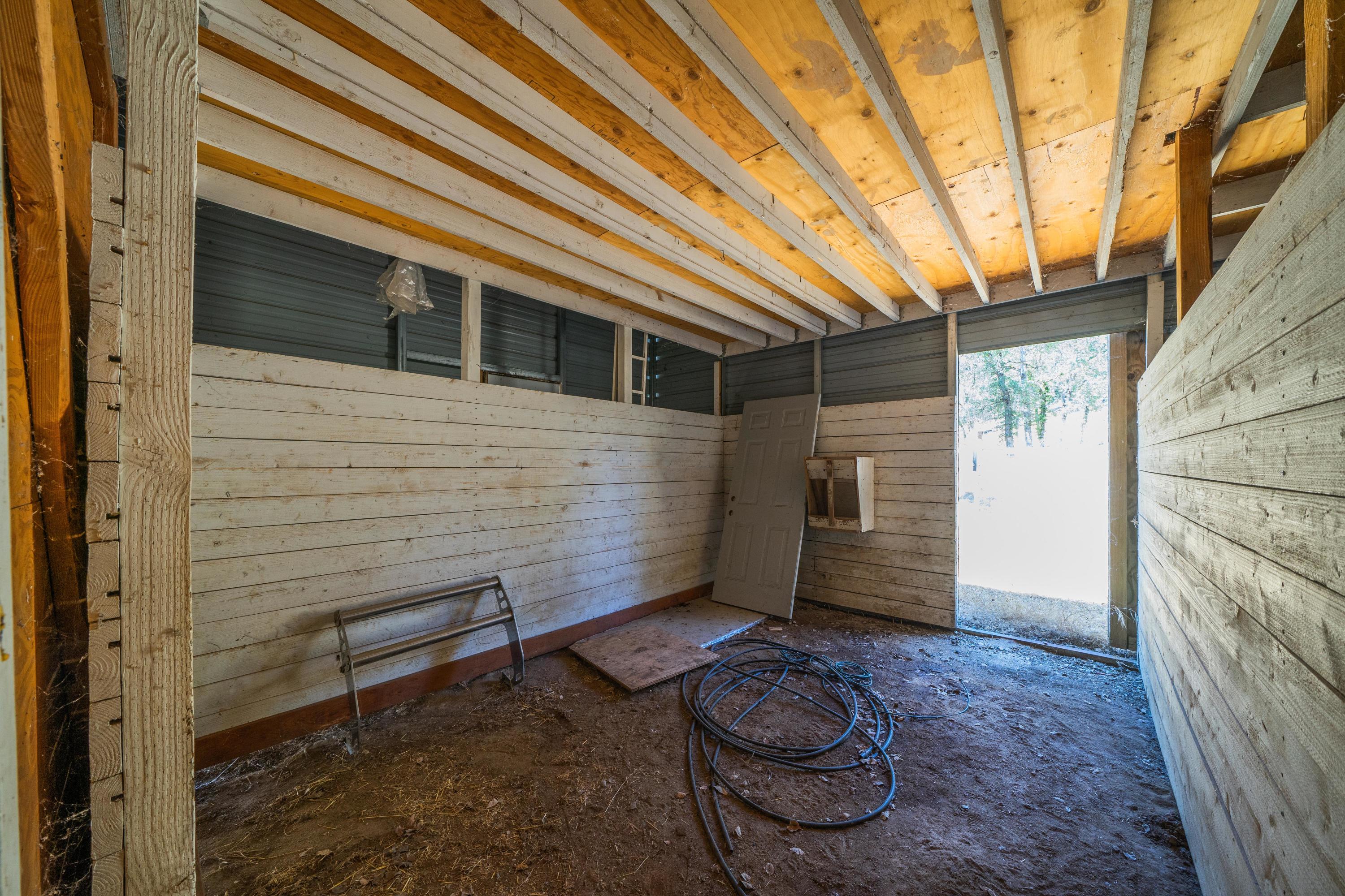 10810 Oak Run Road Oak Run, CA 96069 - Photo 21 of 31 10810-27