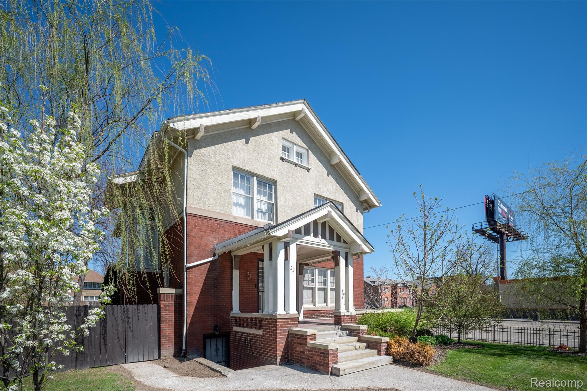 22 Edison Street Detroit, MI 48202 - Photo 3 of 62