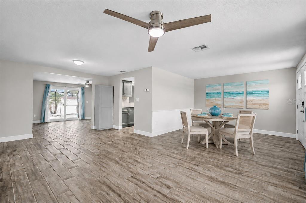 1132 Piedmont Road Venice, FL 34293 - Photo 6 of 52