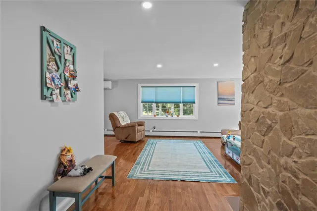 $3,500 | 181 Highland Avenue, Warwick, RI 02886