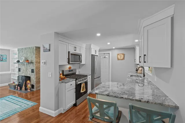 $3,500 | 181 Highland Avenue, Warwick, RI 02886