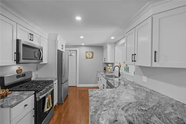 $3,500 | 181 Highland Avenue, Warwick, RI 02886